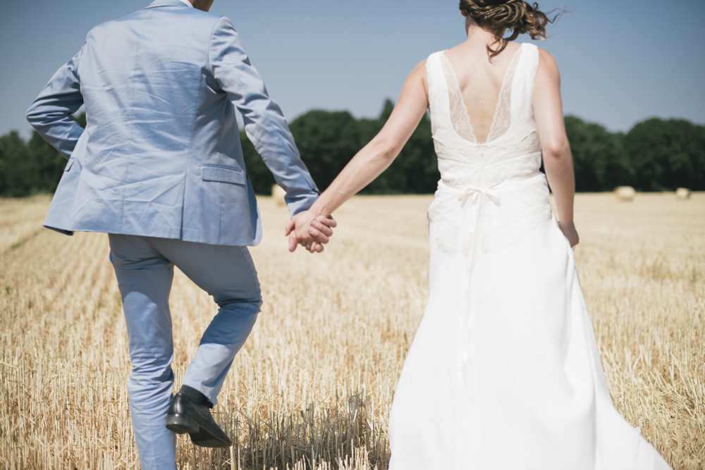 couple, photographes, amour, photographe mariage, photographe lyon, paysage, nature, champ de blé